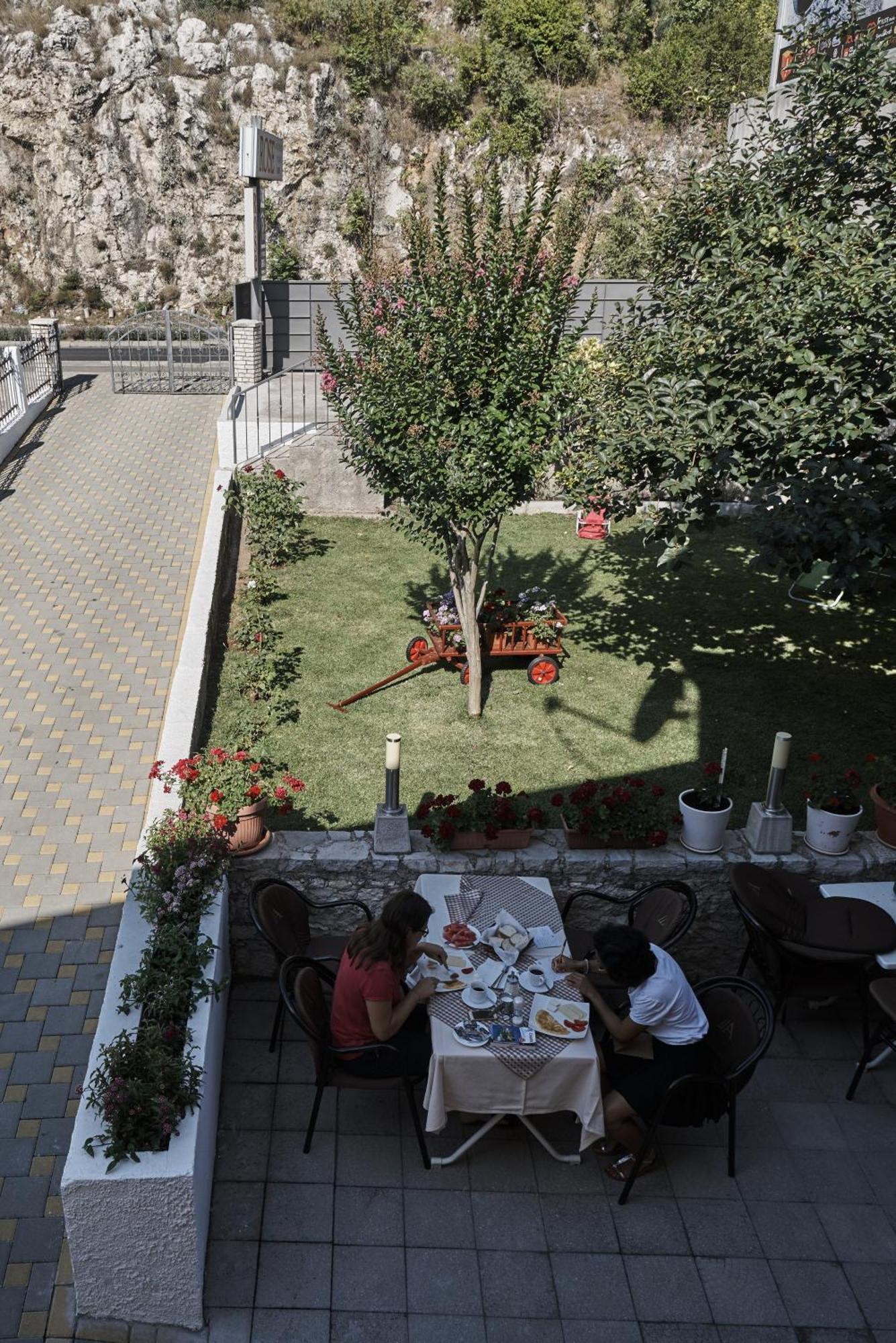 Pansion Rose Hotell Mostar Exteriör bild